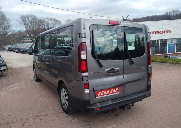 Renault Trafic cena 83886 przebieg: 159000, rok produkcji 2017 z Wałbrzych małe 172